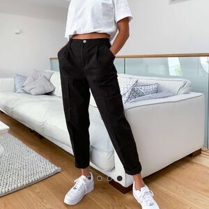 Woman’s Black Chino Pants